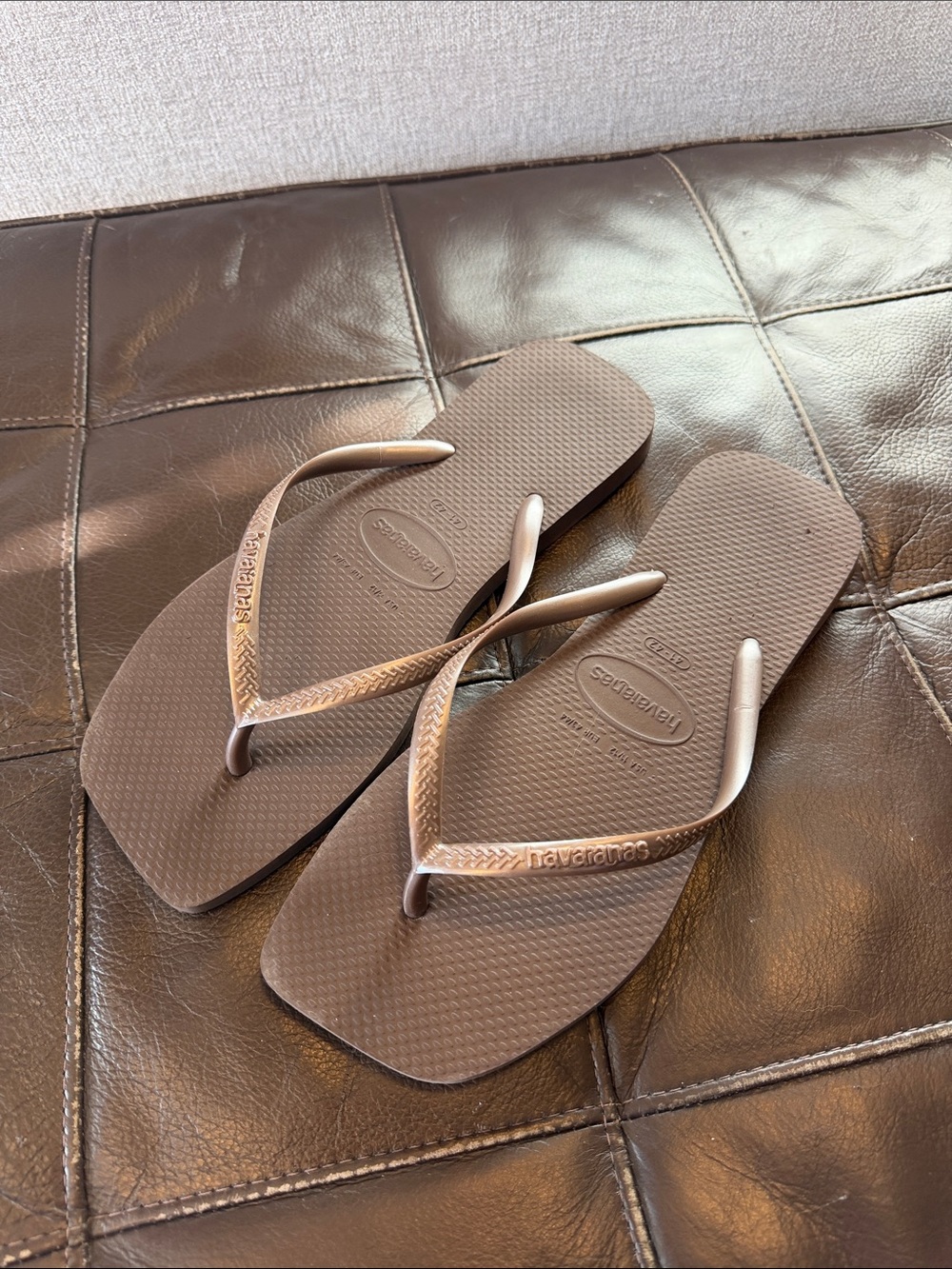 Square Slim Brown Havaianas
